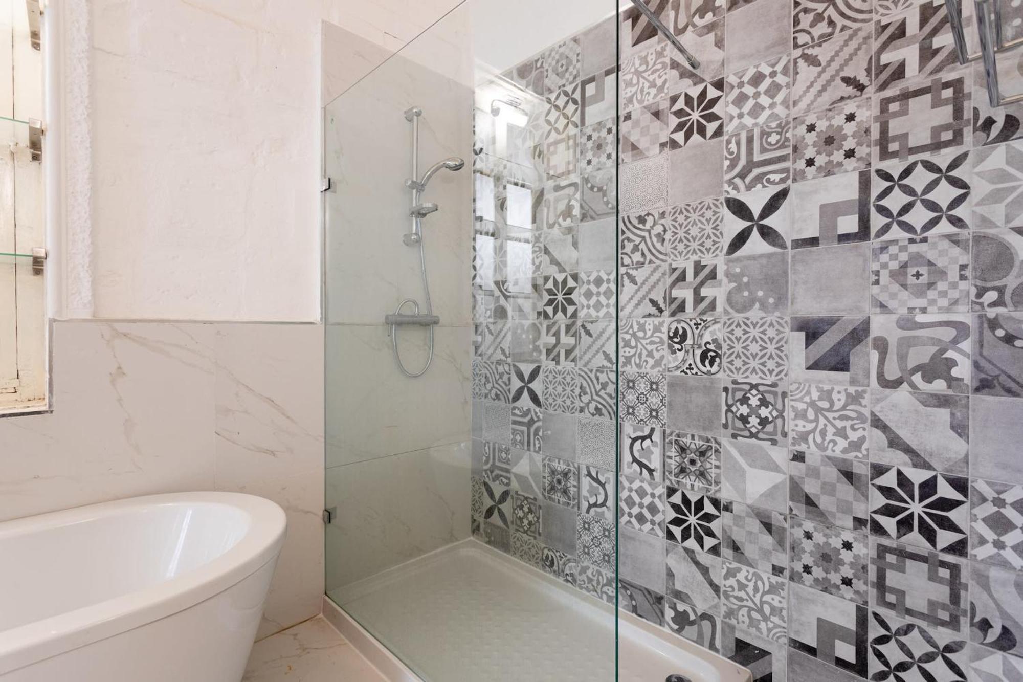 Exclusive 3br House With Rooftop Terrace - Cityapartmentstay *